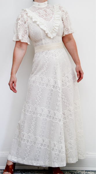 Vintage Bohemian Prairie Ivory Lace Wedding Dress