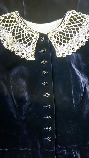 1970's Vintage Navy Velvet Lace Victorian Petar Pan Collar Maxi Dress