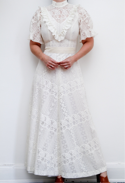 Vintage Bohemian Prairie Ivory Lace Wedding Dress