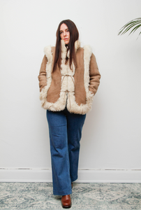Vintage 1970s Sheepskin Suede Coat – Warm Cream Fur Trim