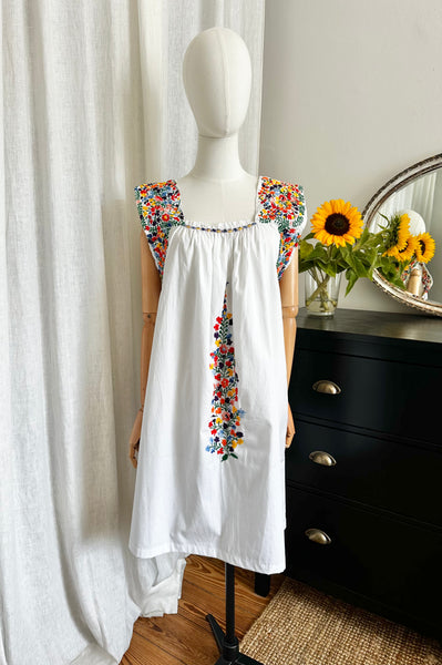 Rare Vintage Mexican Embroidered Cotton Folklore Smock Dress