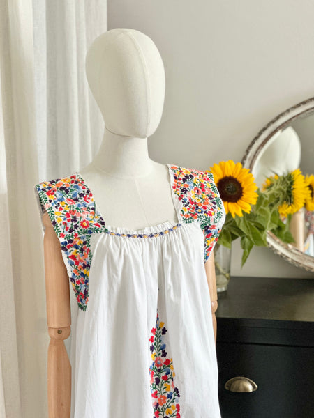 Rare Vintage Mexican Embroidered Cotton Folklore Smock Dress