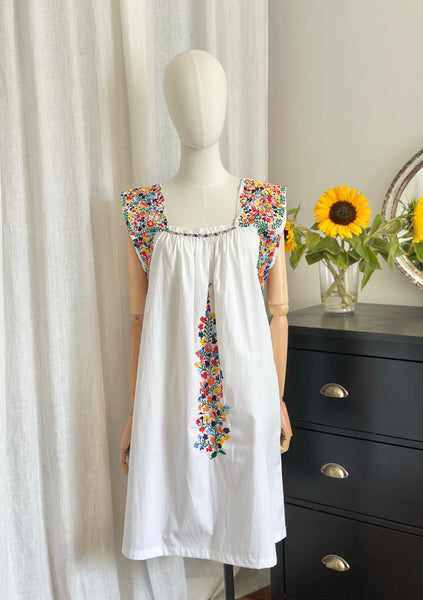 Rare Vintage Mexican Embroidered Cotton Folklore Smock Dress