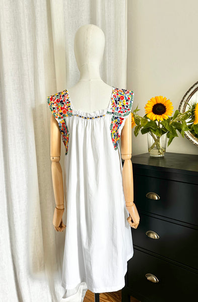 Rare Vintage Mexican Embroidered Cotton Folklore Smock Dress