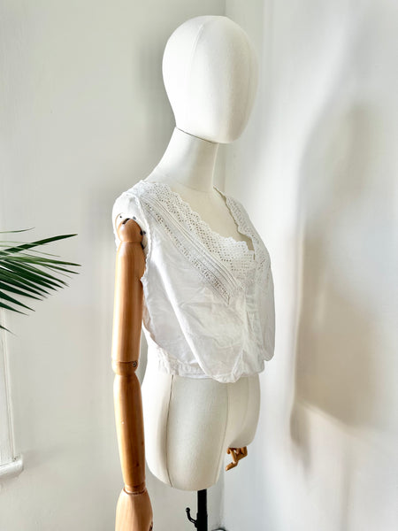 Antique Cotton Anglaise White Floral Prairie Top