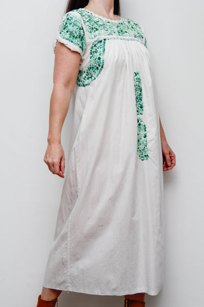 1970's Traditional Cotton Floral Embroidered Oaxacan Mexican Dress