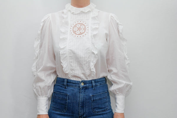 Vintage White Cotton Blouse – Regal Collar & Puff Sleeve Ruffles