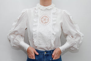 Vintage White Cotton Blouse – Regal Collar & Puff Sleeve Ruffles