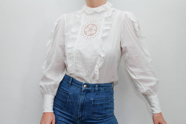 Vintage White Cotton Blouse – Regal Collar & Puff Sleeve Ruffles