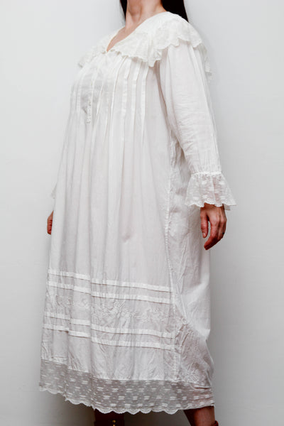Rare Vintage White Cotton Dress with Lace Peter Pan Collar