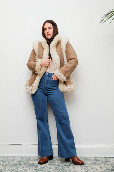Vintage 1970s Sheepskin Suede Coat – Warm Cream Fur Trim