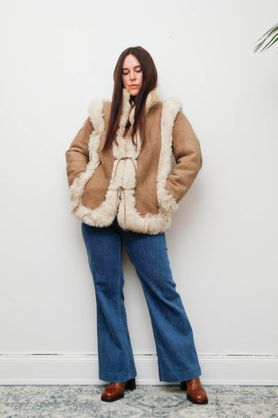 Vintage 1970s Sheepskin Suede Coat – Warm Cream Fur Trim