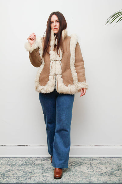 Vintage 1970s Sheepskin Suede Coat – Warm Cream Fur Trim