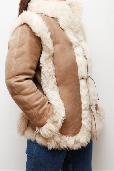 Vintage 1970s Sheepskin Suede Coat – Warm Cream Fur Trim
