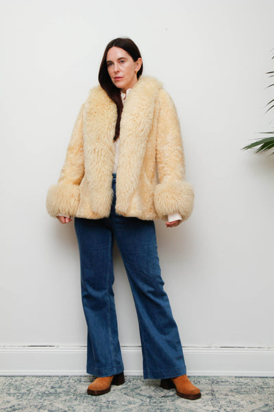 Vintage 1970s Sheepskin Suede Coat – Warm Cream Fur Trim
