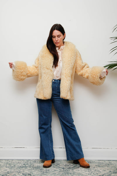 Vintage 1970s Sheepskin Suede Coat – Warm Cream Fur Trim