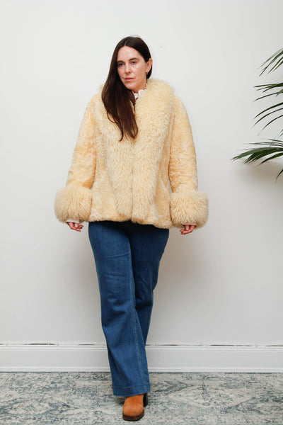 Vintage 1970s Sheepskin Suede Coat – Warm Cream Fur Trim