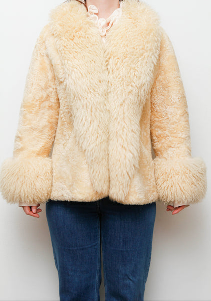 Vintage 1970s Sheepskin Suede Coat – Warm Cream Fur Trim