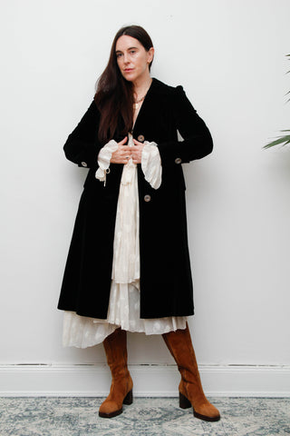 Vintage 1940s-Style Black Cotton Velvet Coat – Regal Bohemian Gothic