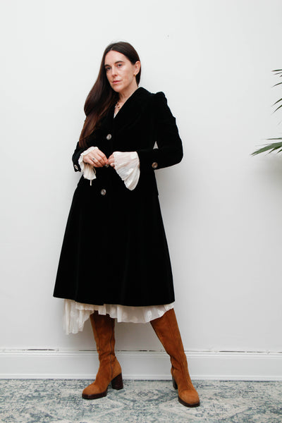 Vintage 1940s-Style Black Cotton Velvet Coat – Regal Bohemian Gothic