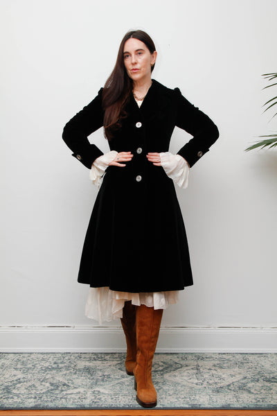 Vintage 1940s-Style Black Cotton Velvet Coat – Regal Bohemian Gothic