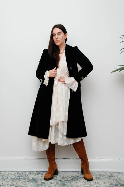 Vintage 1940s-Style Black Cotton Velvet Coat – Regal Bohemian Gothic