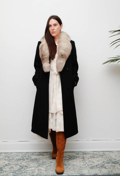 Vintage Black Wool Coat with Real Fox Fur – Luxurious Statement Piece