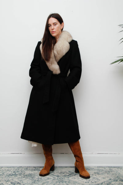 Vintage Black Wool Coat with Real Fox Fur – Luxurious Statement Piece