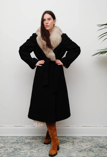 Vintage Black Wool Coat with Real Fox Fur – Luxurious Statement Piece