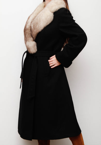 Vintage Black Wool Coat with Real Fox Fur – Luxurious Statement Piece