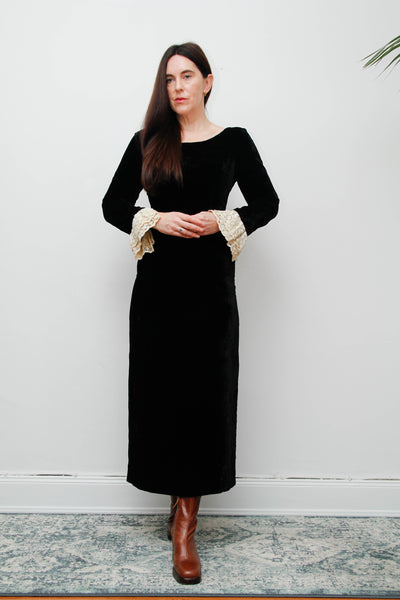 Vintage 1970s Jean Allen Black Velvet Dress – Cream Lace Cuffs, Gothic Elegance, Fully Lined, Zip Back