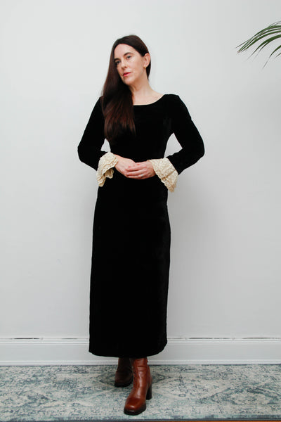Vintage 1970s Jean Allen Black Velvet Dress – Cream Lace Cuffs, Gothic Elegance, Fully Lined, Zip Back