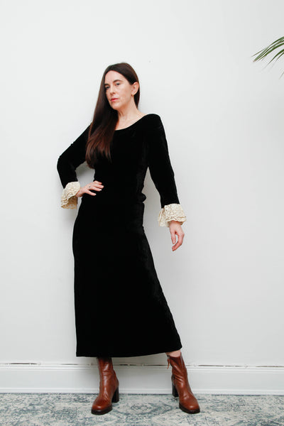 Vintage 1970s Jean Allen Black Velvet Dress – Cream Lace Cuffs, Gothic Elegance, Fully Lined, Zip Back