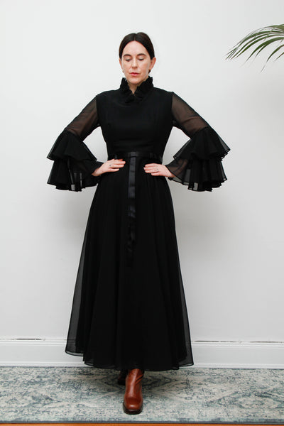 Vintage Black Gothic Dress – Victorian Collar, Layered Chiffon Sleeves, Satin Ribbon Bodice, Fitted Waist