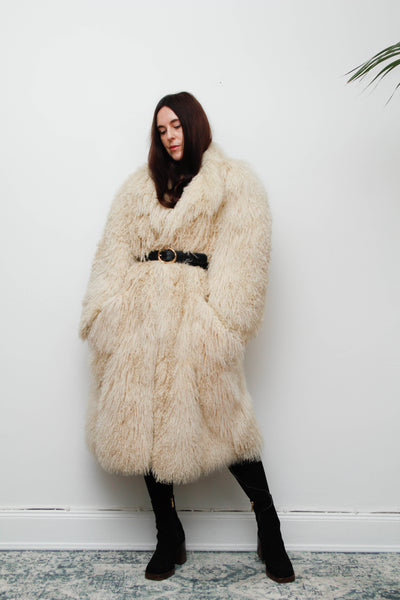 Vintage Mongolian Lamb Fur Coat – Cream Ivory Shaggy Sheepskin, Bohemian 80s Oversized Statement Coat