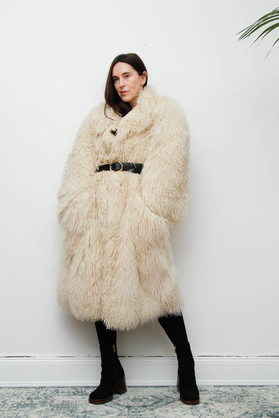 Vintage Mongolian Lamb Fur Coat – Cream Ivory Shaggy Sheepskin, Bohemian 80s Oversized Statement Coat