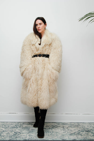 Vintage Mongolian Lamb Fur Coat – Cream Ivory Shaggy Sheepskin, Bohemian 80s Oversized Statement Coat