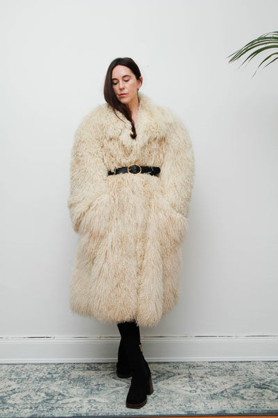 Vintage Mongolian Lamb Fur Coat – Cream Ivory Shaggy Sheepskin, Bohemian 80s Oversized Statement Coat