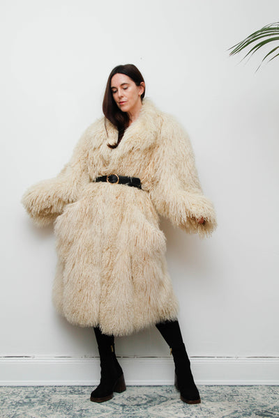 Vintage Mongolian Lamb Fur Coat – Cream Ivory Shaggy Sheepskin, Bohemian 80s Oversized Statement Coat