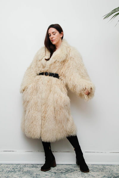 Vintage Mongolian Lamb Fur Coat – Cream Ivory Shaggy Sheepskin, Bohemian 80s Oversized Statement Coat