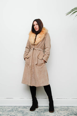 Vintage Sheepskin Suede Coat – Cream Beige Fur Collar, Belted Luxury, 100% Real Suede & Sheepskin”