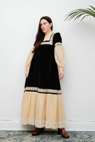 Vintage Paula Lee Brown Velvet Prairie Dress – Victorian Gothic Lace Trim, Lantern Sleeves, Folklore Bohemian Style