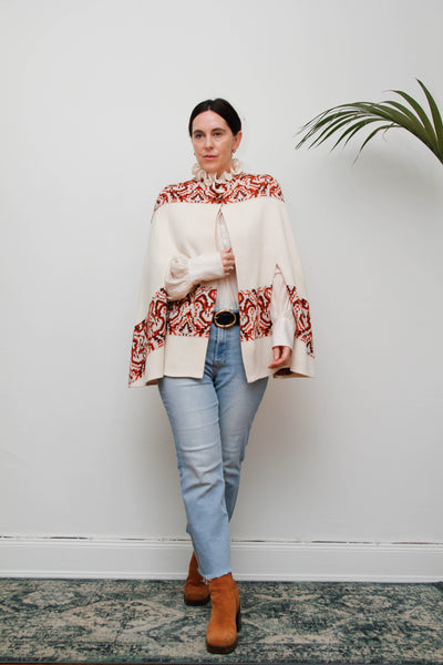 Vintage 1970s Cream Knitted Cape – Rustic Bohemian Knitwear, Chunky Buttons, Folklore Style