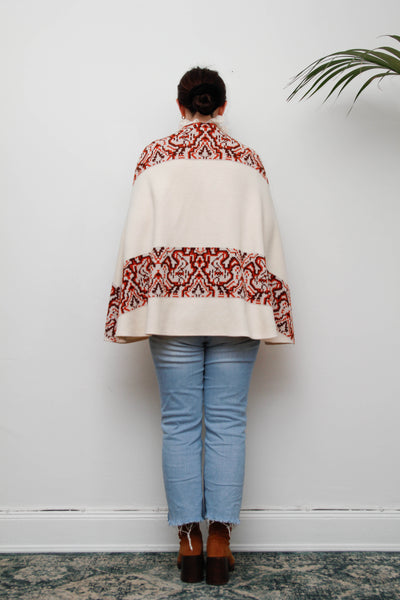 Vintage 1970s Cream Knitted Cape – Rustic Bohemian Knitwear, Chunky Buttons, Folklore Style