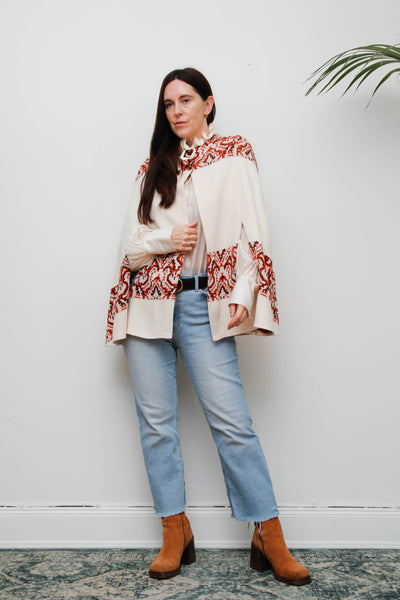 Vintage 1970s Cream Knitted Cape – Rustic Bohemian Knitwear, Chunky Buttons, Folklore Style