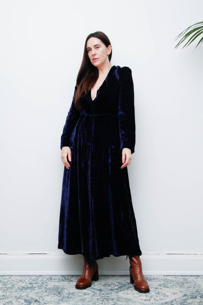 1930s Vintage Deep Blue Velvet Dress – Gothic Statement