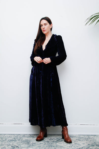 1930s Vintage Deep Blue Velvet Dress – Gothic Statement
