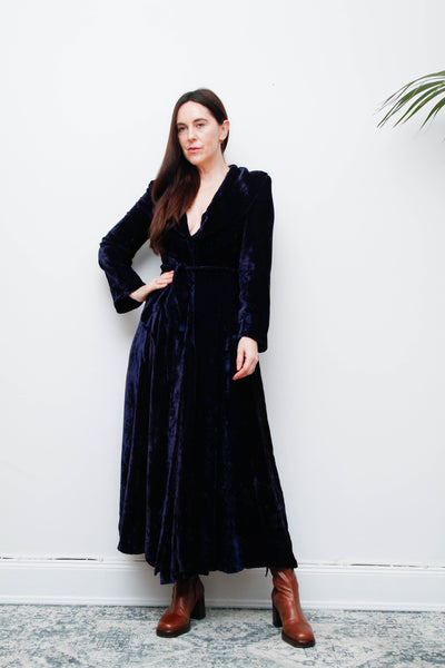 1930s Vintage Deep Blue Velvet Dress – Gothic Statement