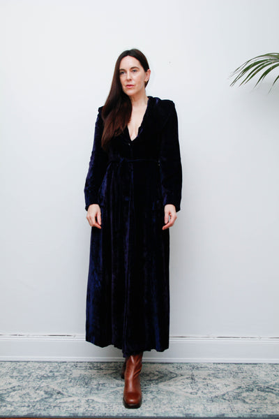 1930s Vintage Deep Blue Velvet Dress – Gothic Statement