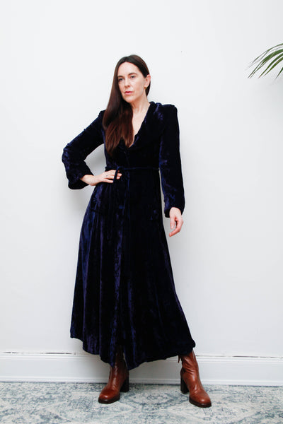 1930s Vintage Deep Blue Velvet Dress – Gothic Statement